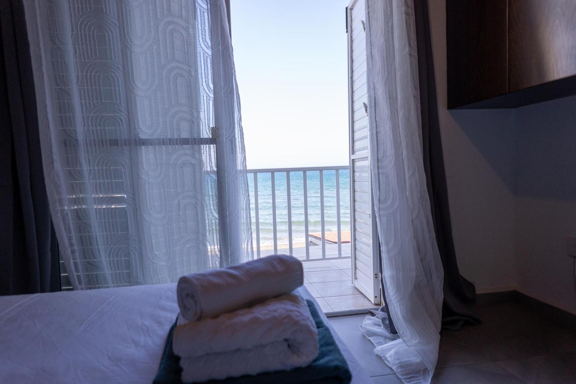 Beach House At Seafront Villa Meneou Exterior foto
